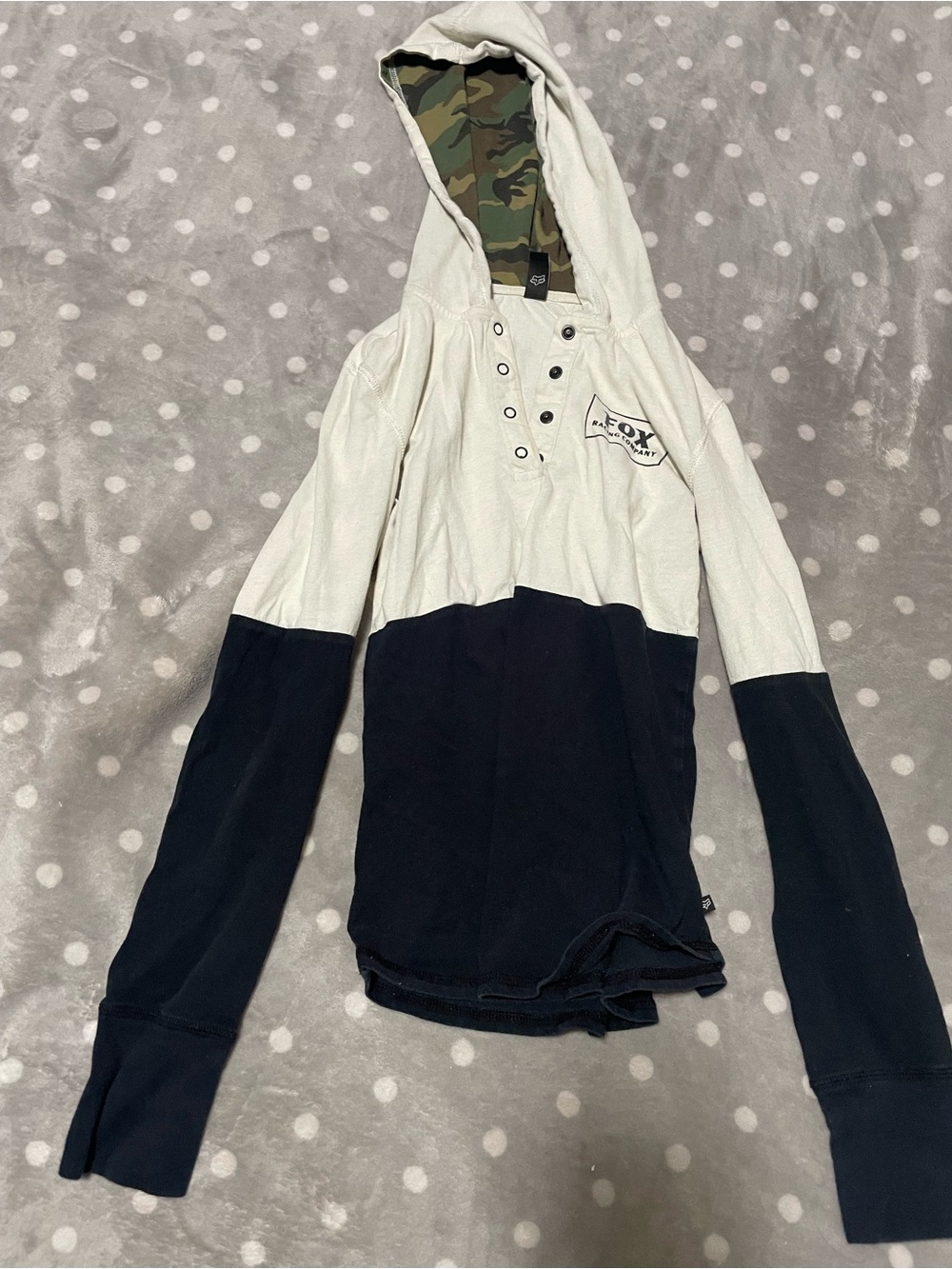 Fox Two-Tone Hooded Long Sleeve Shirt — Cream with Camo Lining